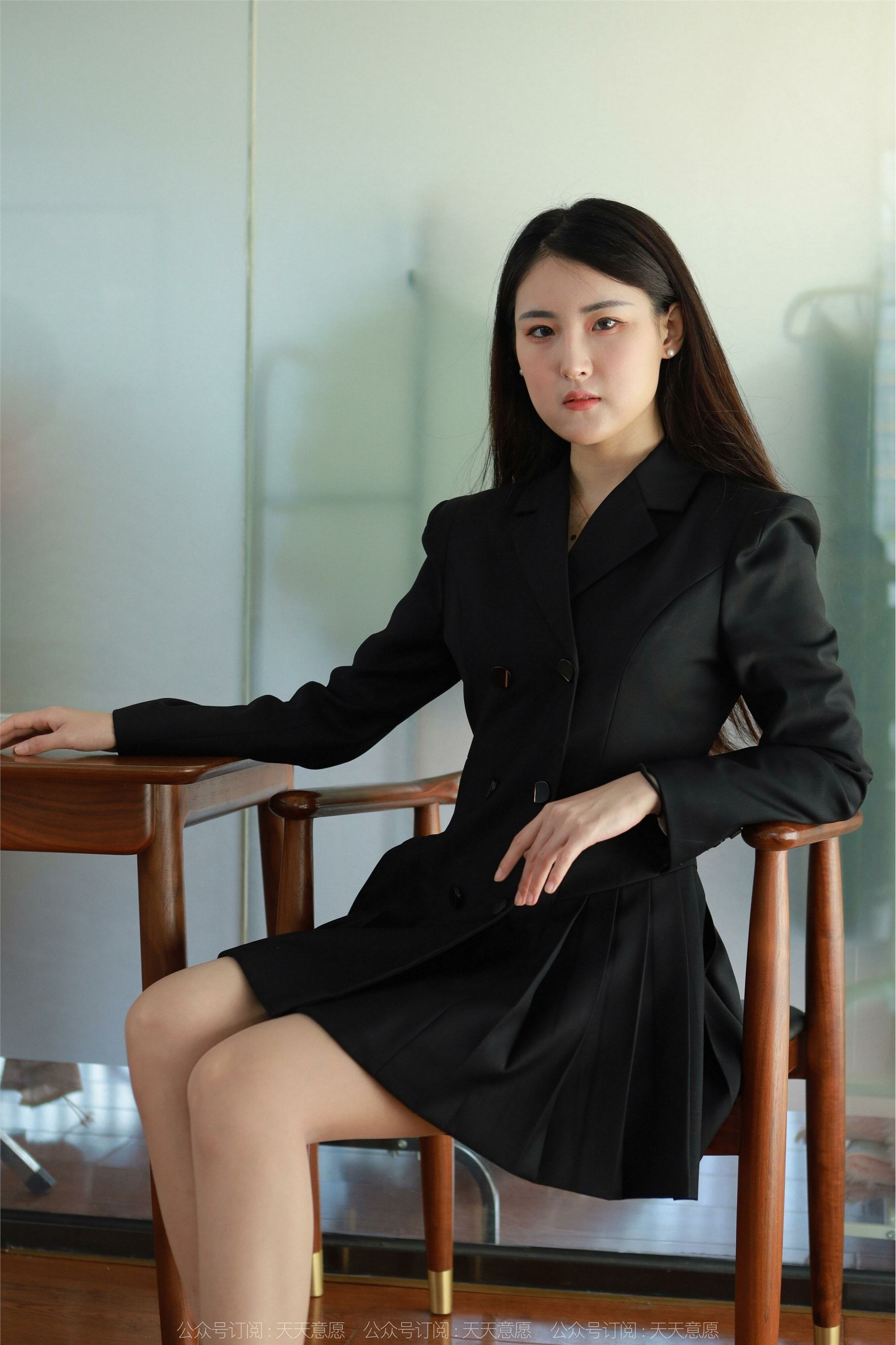 IESS异思趣向  2022.04.20 丝享家 1065：小宝《黑色百褶裙》